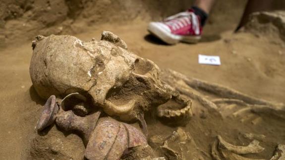 Hallan en Israel el primer cementerio de los bíblicos filisteos