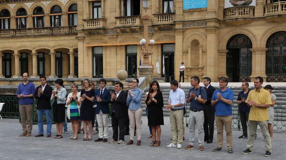 Municipios vascos repudian el degollamiento de un sacerdote en Normandía