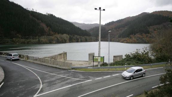 El embalse de Ibai-eder se encuentra en nivel de alerta y los de Aixola y Urkulu en prealerta