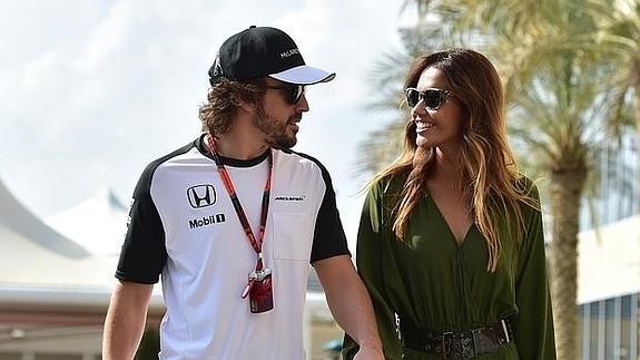 El diferente verano de Fernando Alonso y Lara Álvarez
