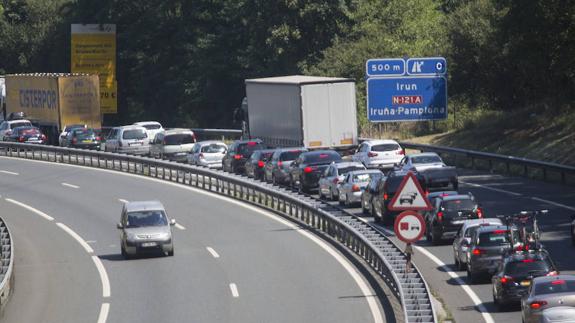 Nueva jornada de retenciones en el paso fronterizo de Biriatou