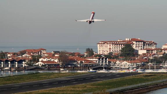 Afodesa recela de la voluntad de las instituciones respecto al aeropuerto