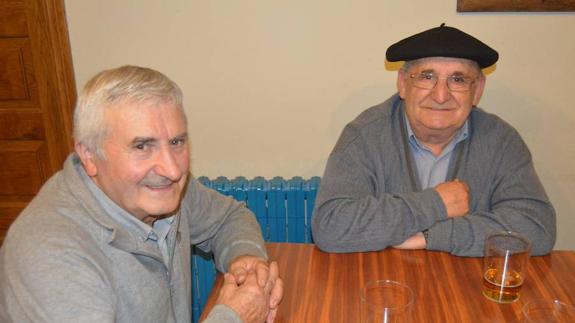 Era batean haurtzarora bueltatzen gara