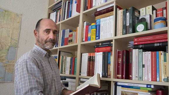 Iñaki Esparza: «El Plan Bolonia ha agudizado la necesidad de una universidad a distancia»