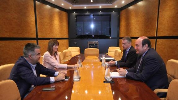 El PSE traslada al PNV «su predisposición a dar estabilidad»