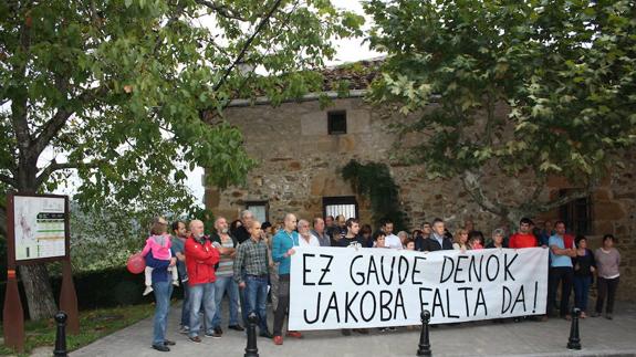 Un grupo de vecinos de Zerain pide la dimisión de la alcaldesa por un «despido»