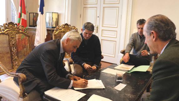 El Ayuntamiento de San Sebastián formaliza la venta de la parcela para la cárcel de Zubieta por 2,1 millones