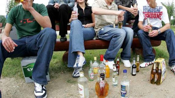 Osakidetza forma a más de mil profesionales para atajar el consumo de alcohol entre menores