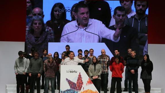 Otegi recuerda que los expresos de ETA en la dirección de Sortu ya han pagado sus penas