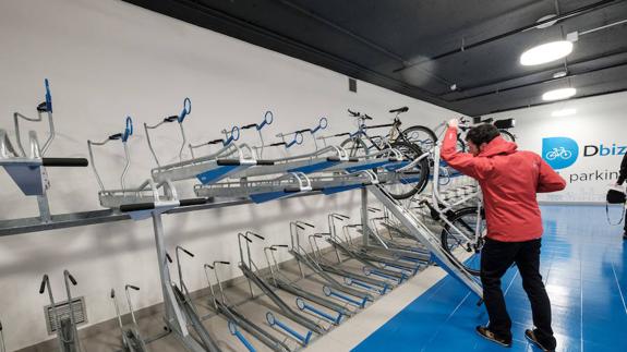 En marcha el parking de bicis de la estación de autobuses de San Sebastián