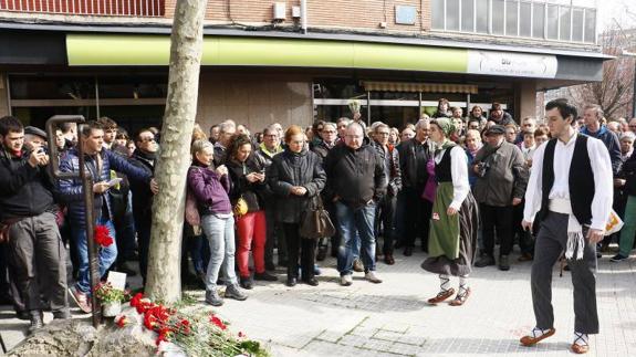 El alcalde de Vitoria pide a Rajoy un reconocimiento para las víctimas del 3 de Marzo