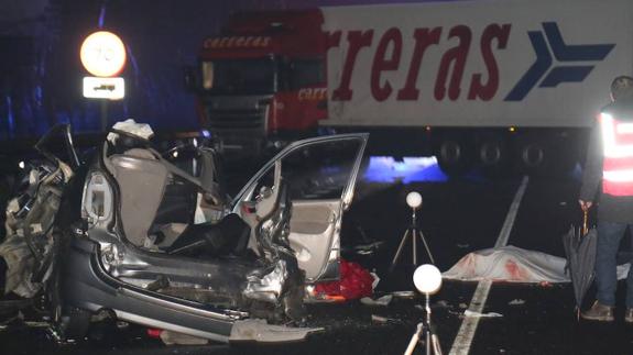 Fallecen tres personas tras una colisión múltiple en Azkoitia