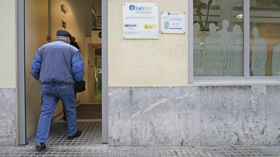 Gipuzkoa registra 377 parados menos en marzo