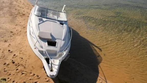 Se duerme en su barco en Marbella y se despierta en Cádiz