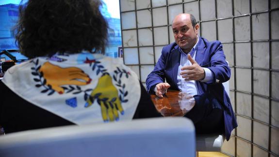 El PNV subraya el «momento especial» del Aberri Eguna de este año tras el desarme de ETA