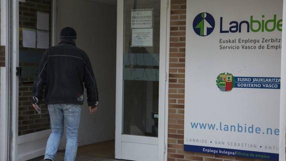 Gipuzkoa encabezó el descenso del paro en Euskadi en mayo