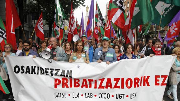 Pobre respuesta social a la manifestación contra la privatización de servicios en Osakidetza