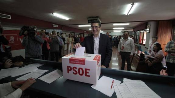 Sánchez ofrece a Patxi López un puesto en la ejecutiva del PSOE